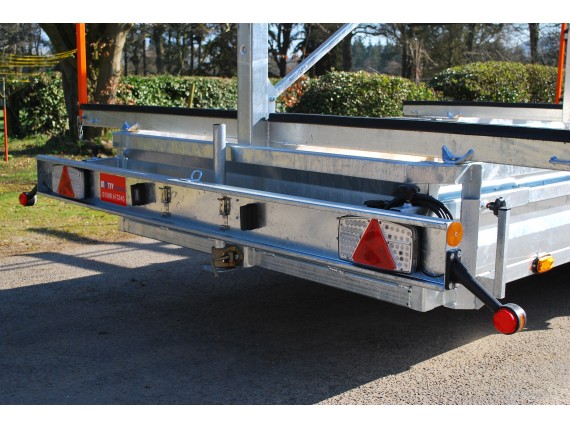 TC 2000 3x16 Centre Post Rowing Trailer